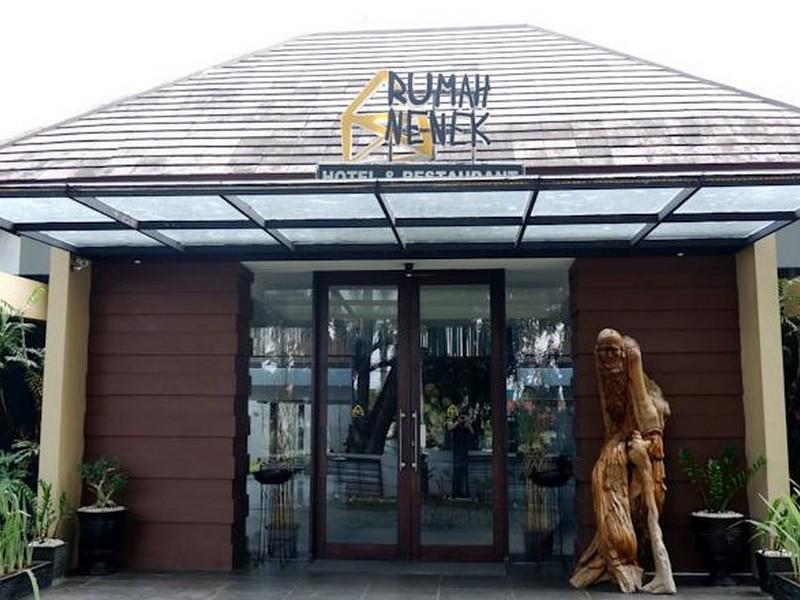 Rumah Nenek Hotel And Restaurant Padang  Exterior foto